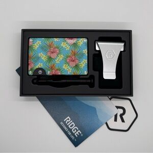 Ridge Wallet in Tropical